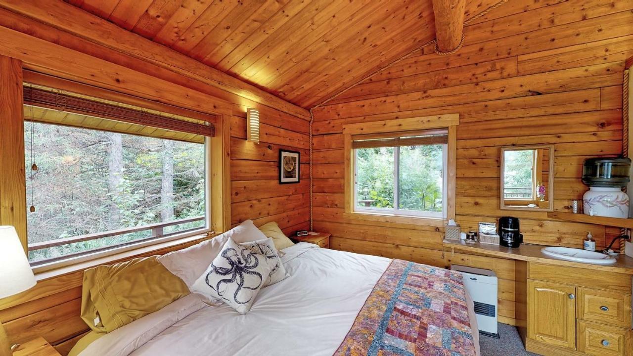 Halibut Cove Stillpoint Lodge - All-Inclusive מראה חיצוני תמונה