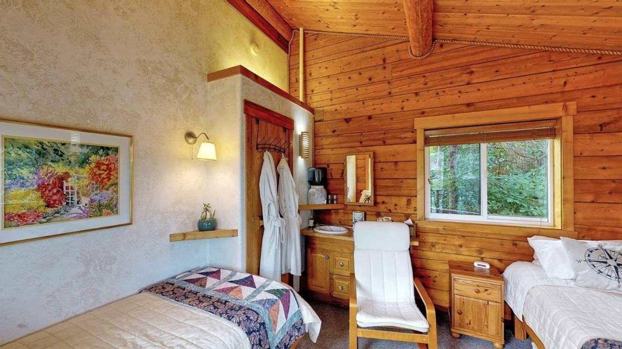 Halibut Cove Stillpoint Lodge - All-Inclusive מראה חיצוני תמונה